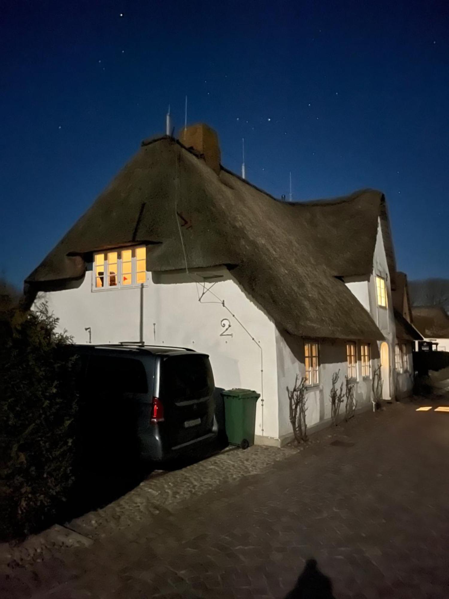Kapitaenshaus Von 1712 - Neu Saniert Lägenhet Nieblum Exteriör bild